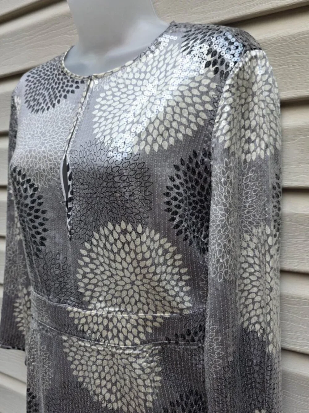 Tory Burch Wendy Silk Sequin Tunic Dress Top Gray Silver Size 8 Party Cocktail